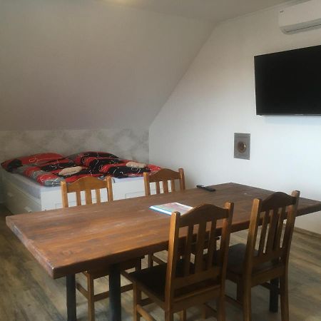 Ubytovani Pod Mezu Hlohovec Ngoại thất bức ảnh