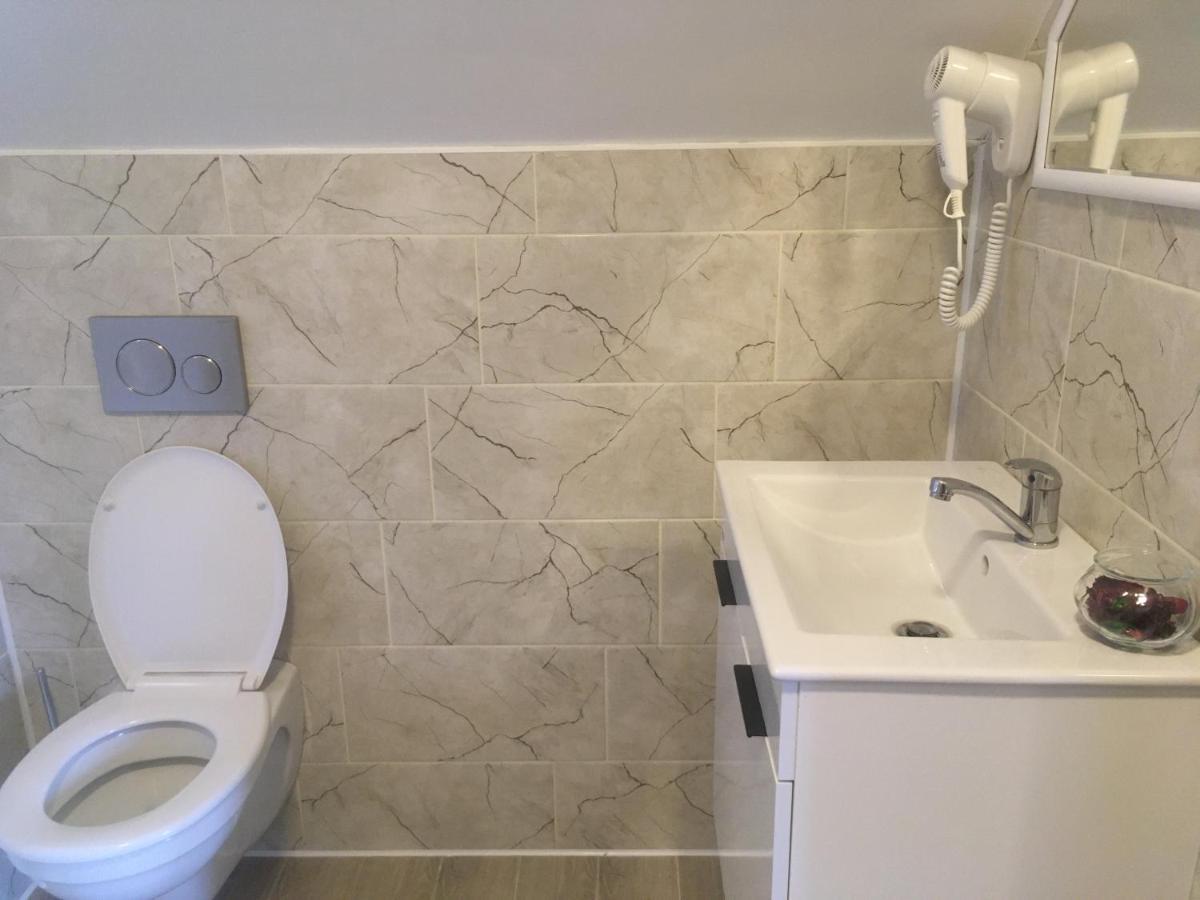 Ubytovani Pod Mezu Hlohovec Ngoại thất bức ảnh